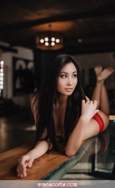 Escort Naomi